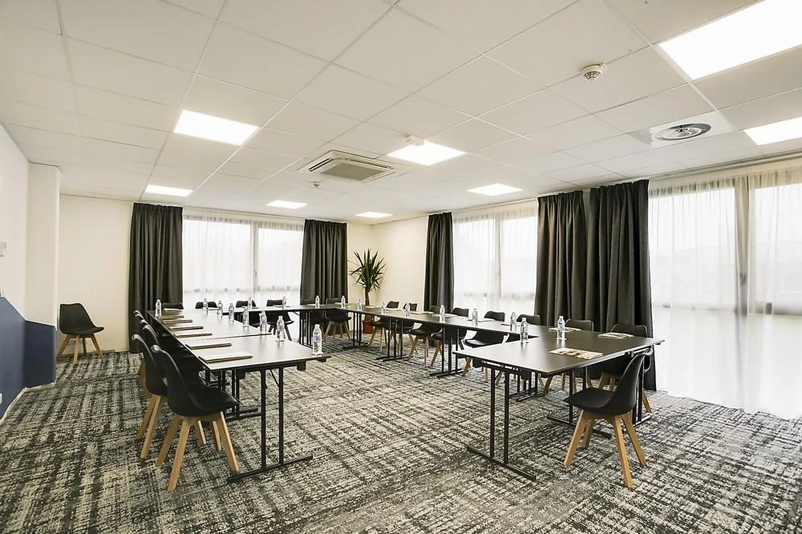 Lieux événementiels, BRIT HOTEL LOCHES