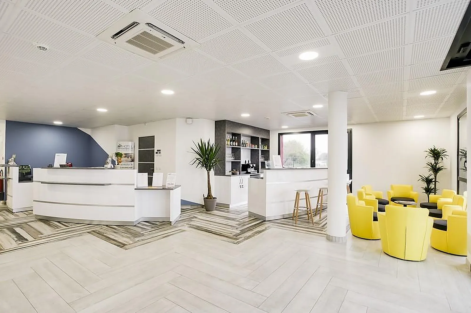 Lieux événementiels, BRIT HOTEL LOCHES