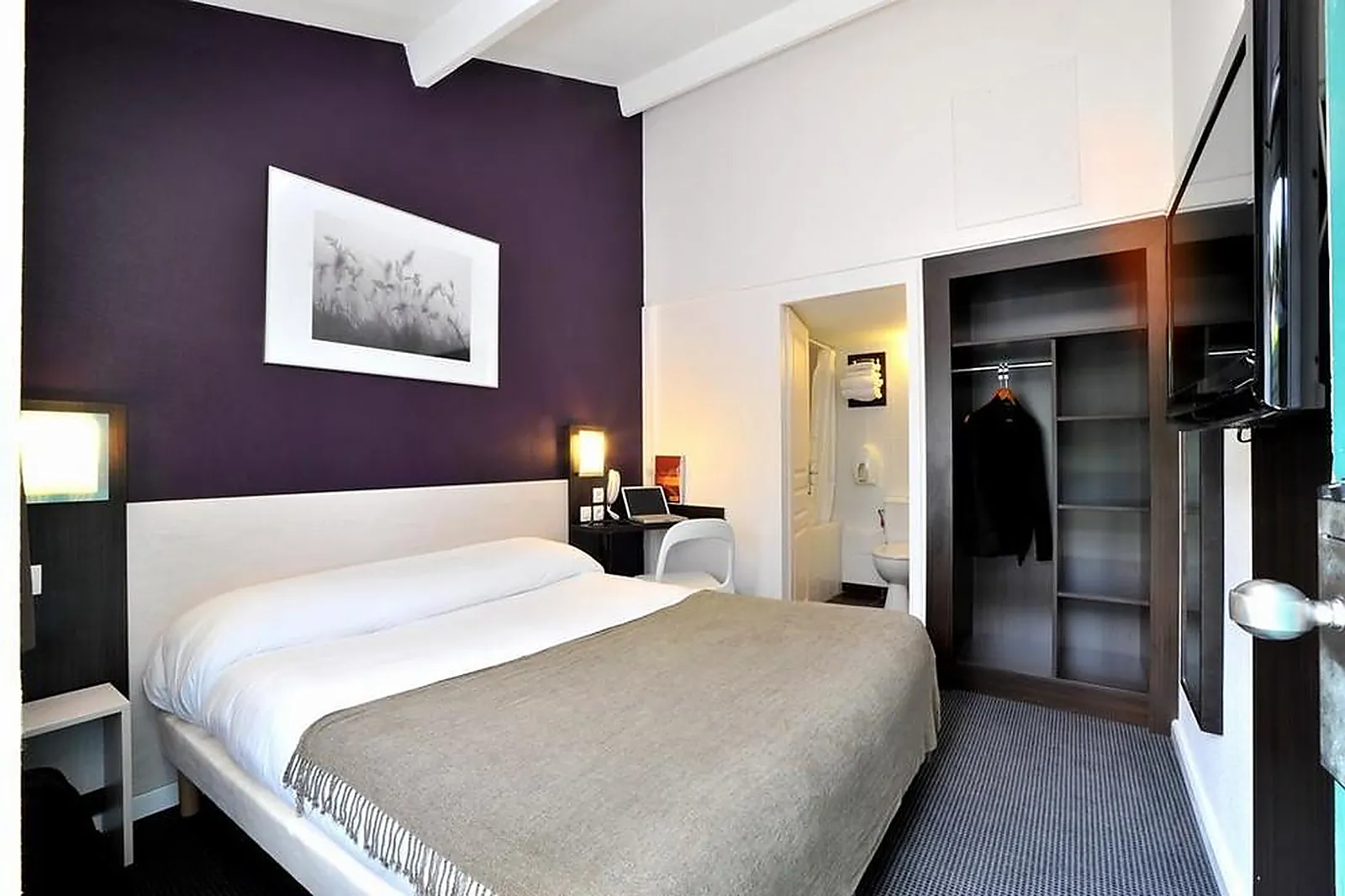 Lieux événementiels, BRIT HOTEL LYON DARDILLY