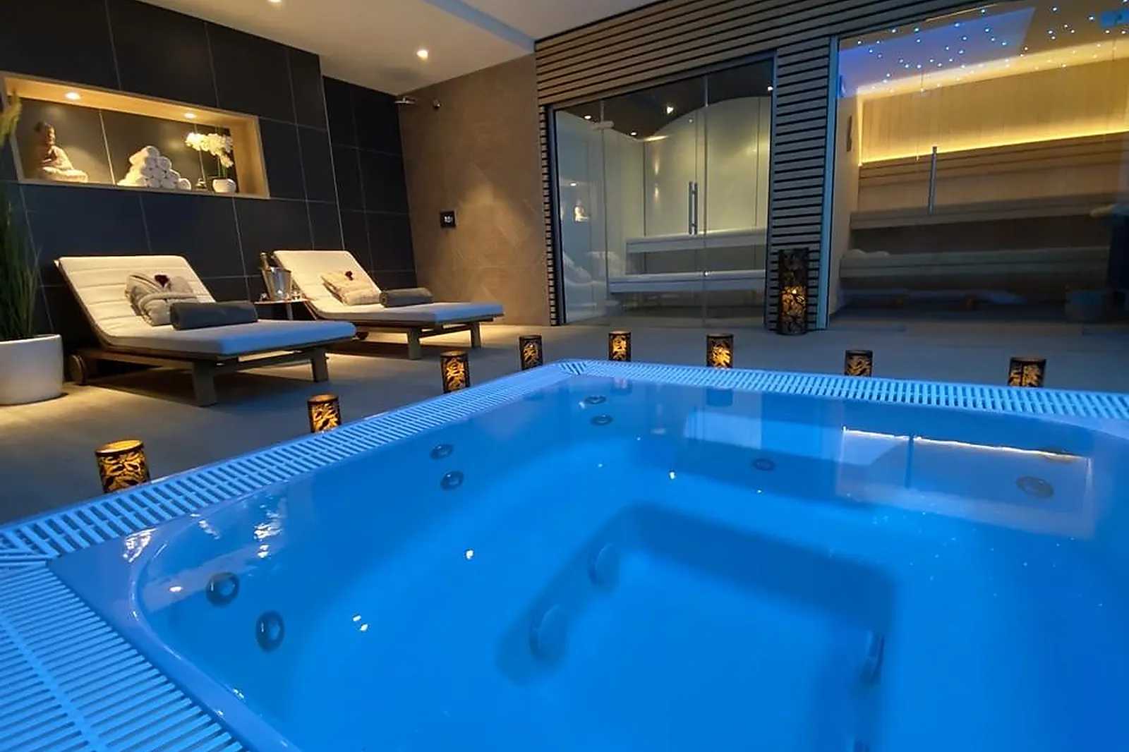 Lieux événementiels, BRIT HÔTEL PISCINE  SPA FOUGERES