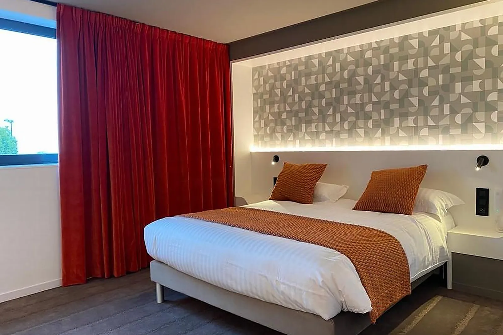 Lieux événementiels, BRIT HÔTEL PISCINE  SPA FOUGERES