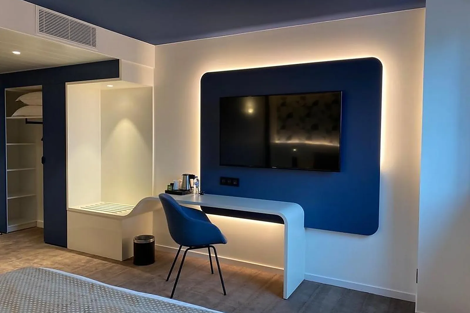 Lieux événementiels, BRIT HÔTEL PISCINE  SPA FOUGERES