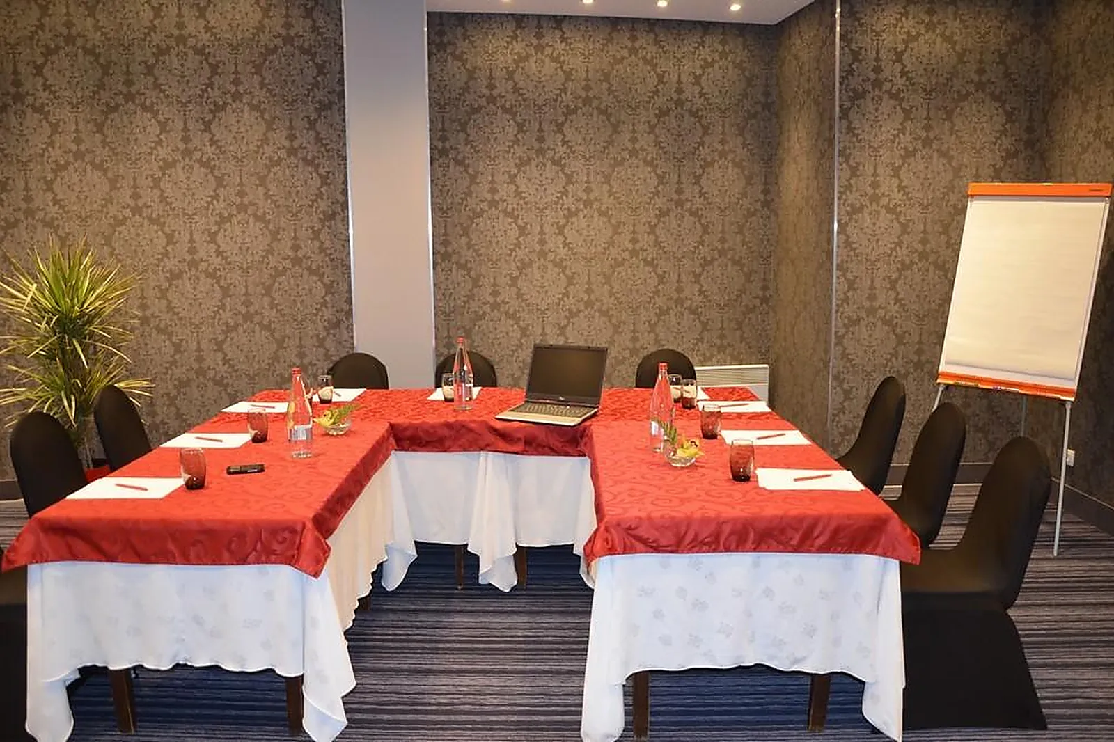 Lieux événementiels, BRIT HOTEL DU DAUPHIN