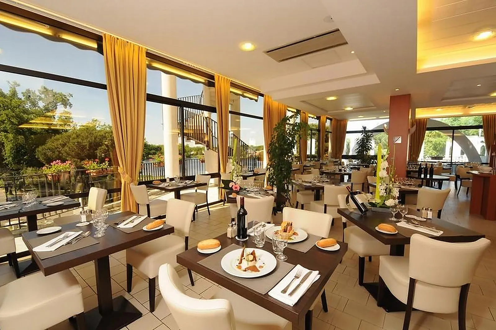 Lieux événementiels, BRIT HÔTEL DU LAC DAX