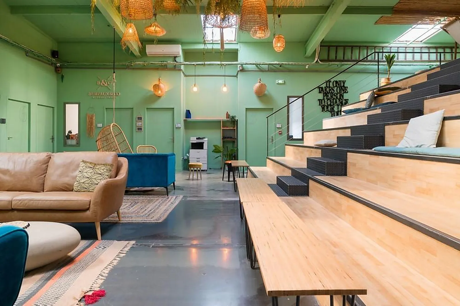 Lieux événementiels, BUREAUX AND CO