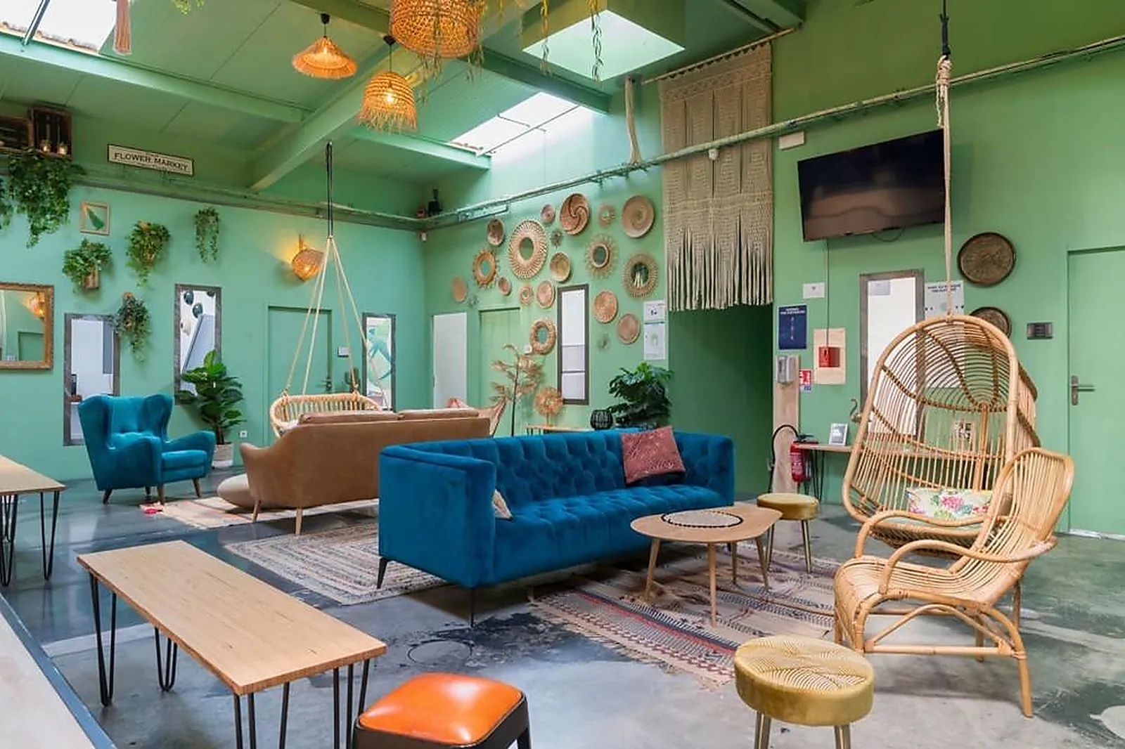 Lieux événementiels, BUREAUX AND CO