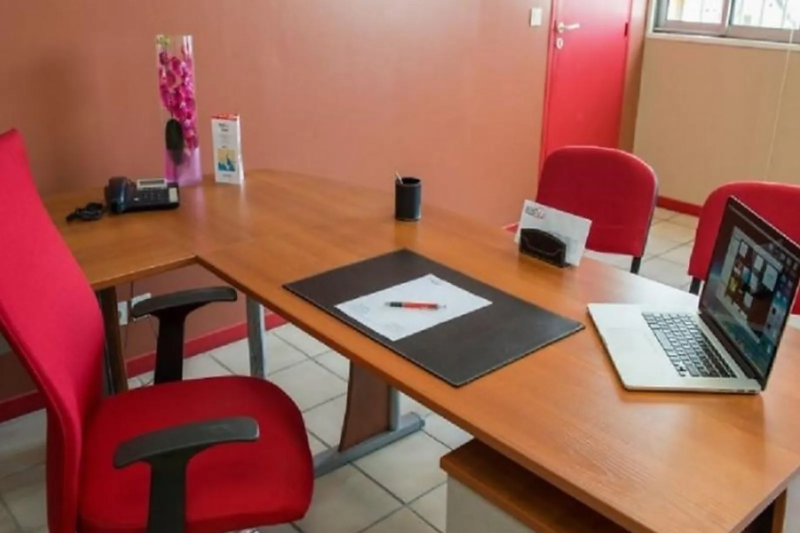 Lieux événementiels, BURO CLUB BAIE MAHAULT