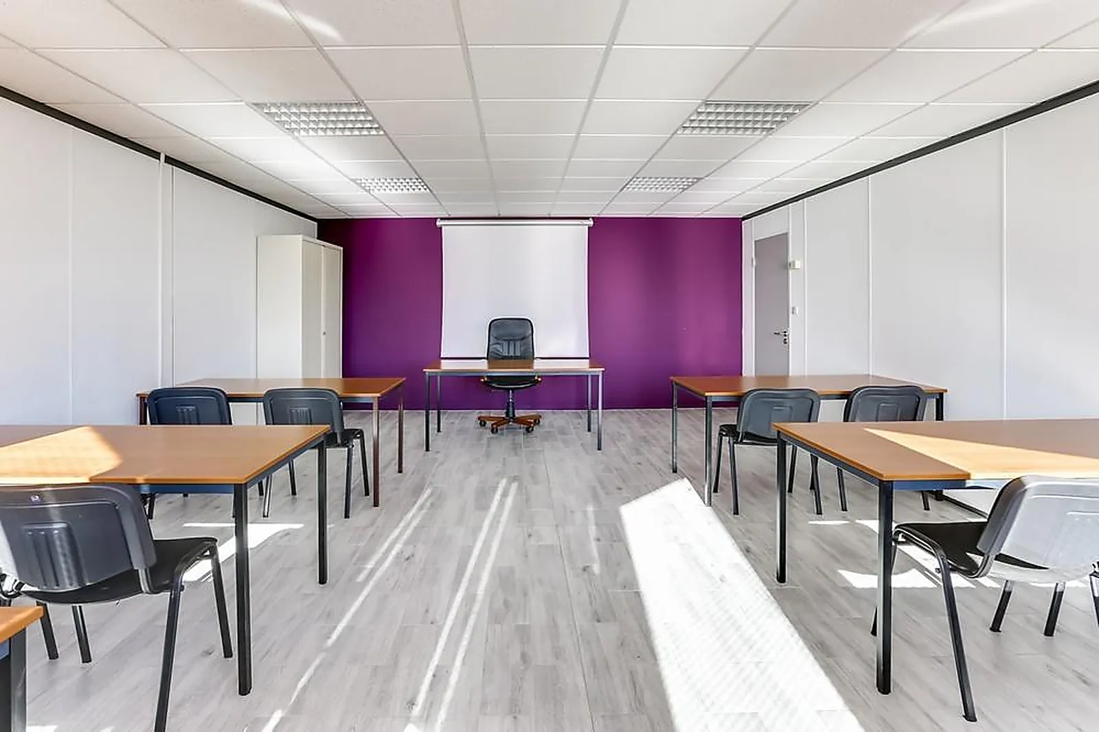 Lieux événementiels, BUSINESS CENTER