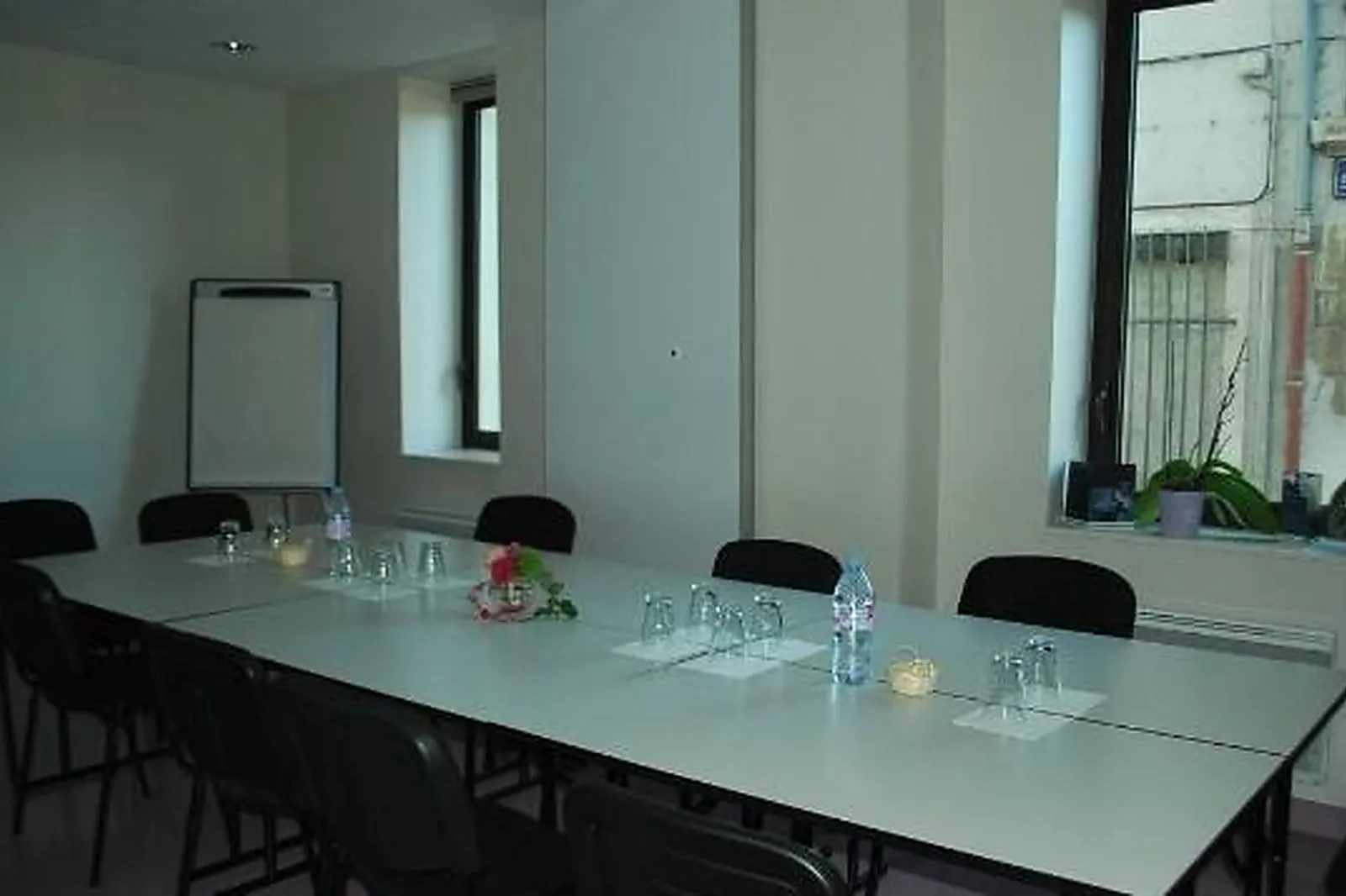 Lieux événementiels, BUSINESS POLE AND CO