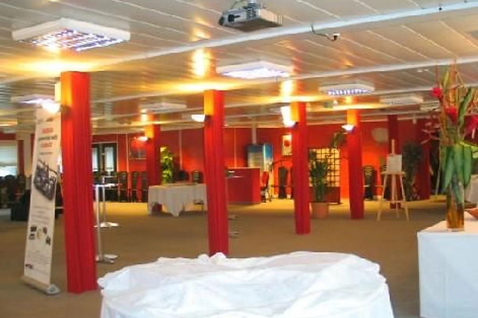 Lieux événementiels, C'ELEGO