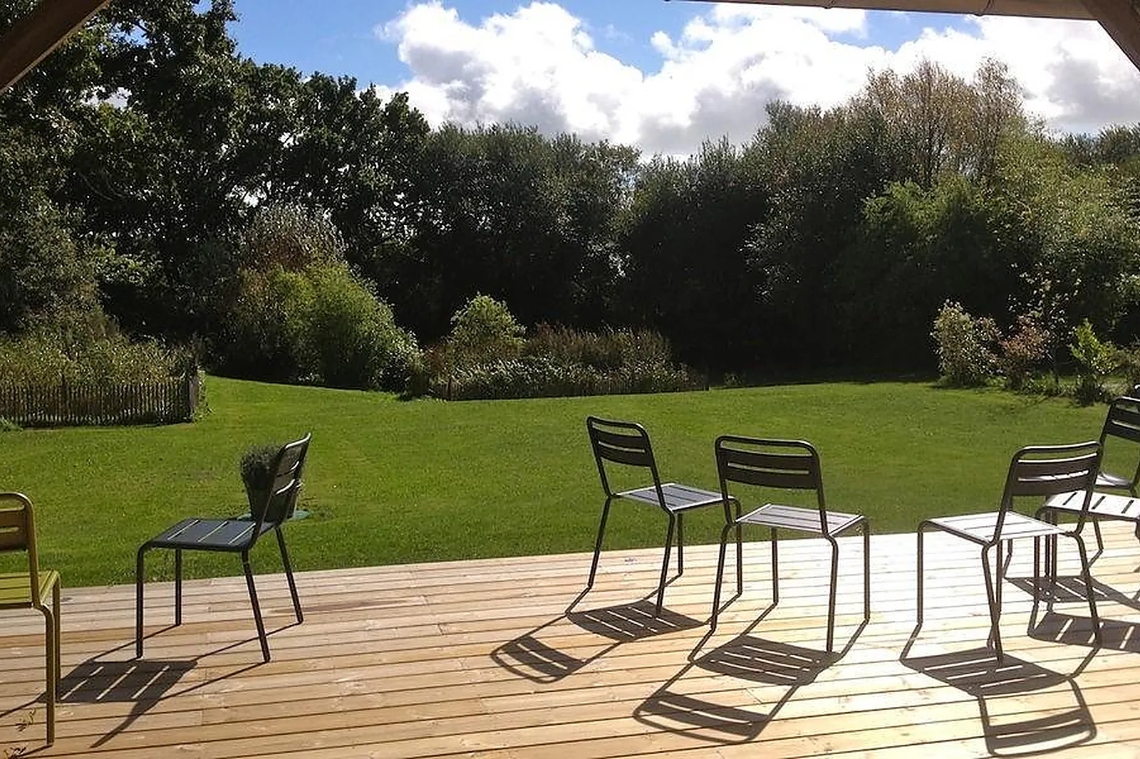 Lieux événementiels, C'EST ICI