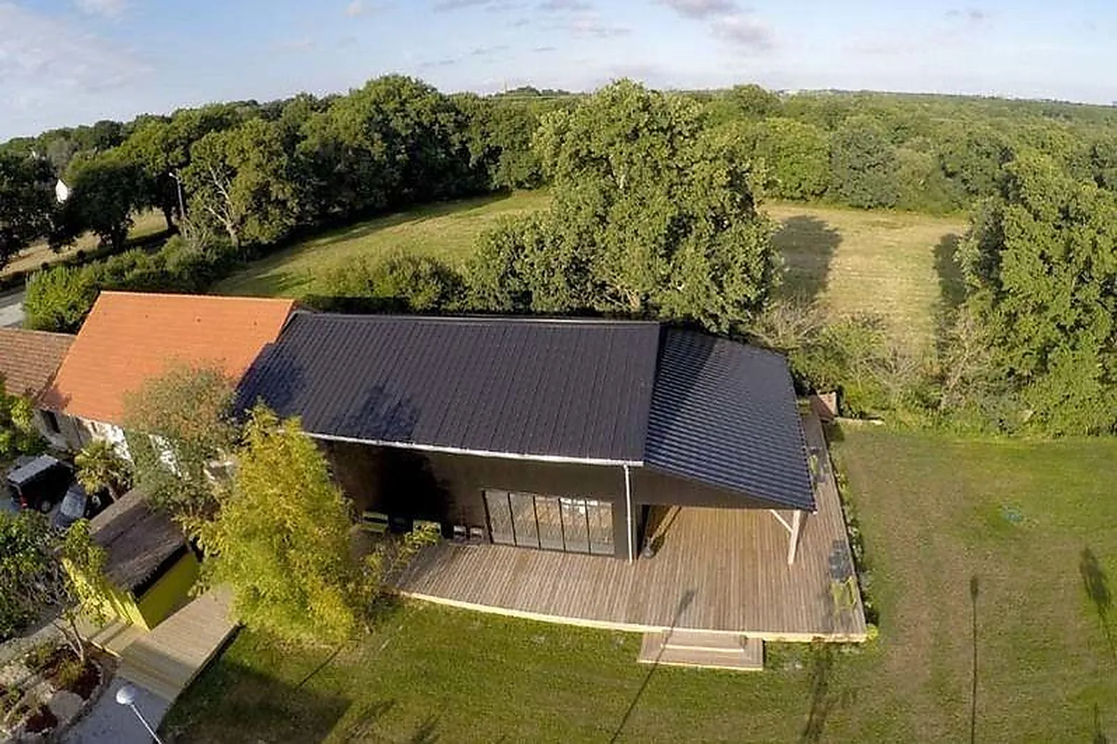 Lieux événementiels, C'EST ICI