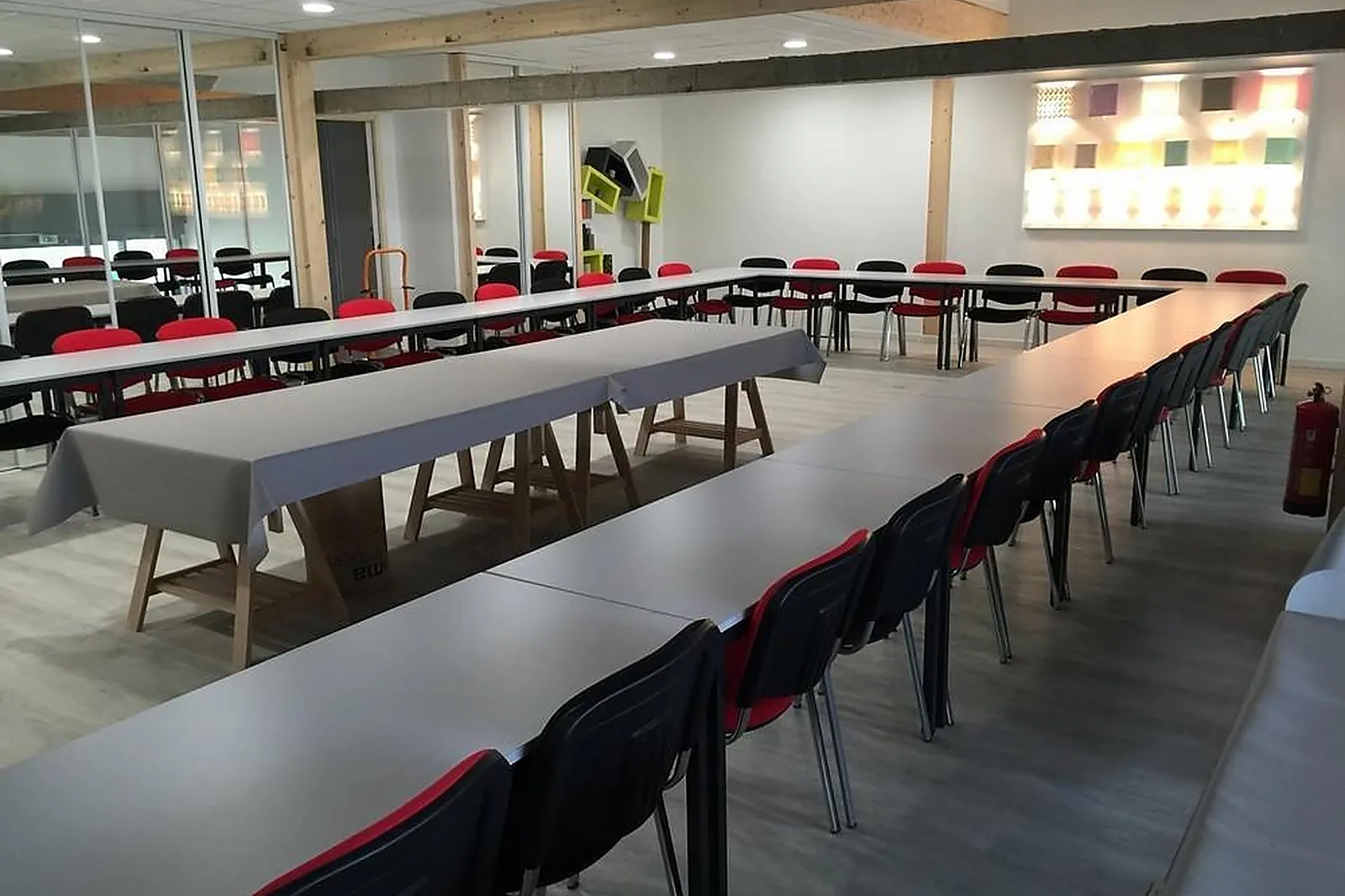 Lieux événementiels, C’FORM AND COM