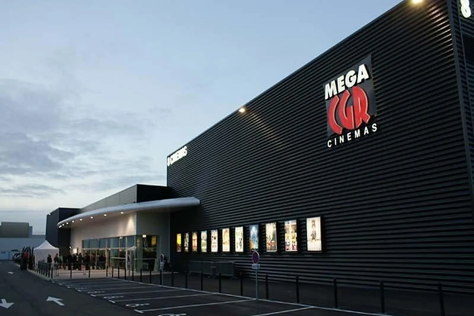 Lieux événementiels, CGR FONTAINE LE COMTE