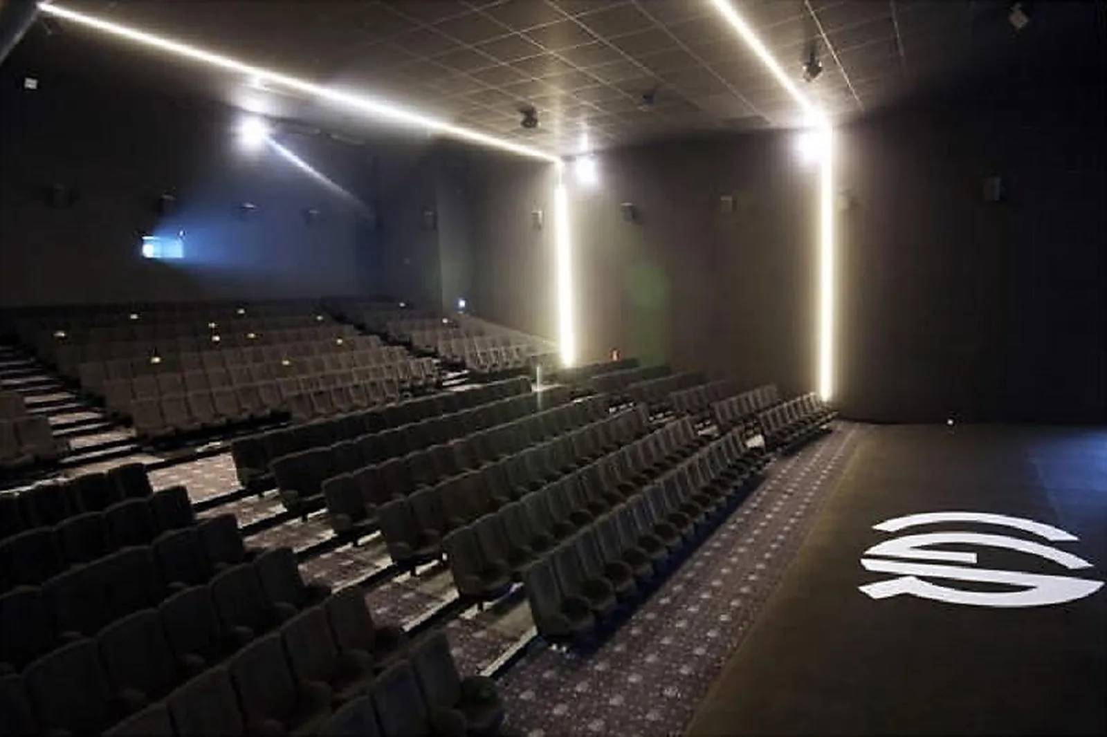 Lieux événementiels, CGR VITROLLES