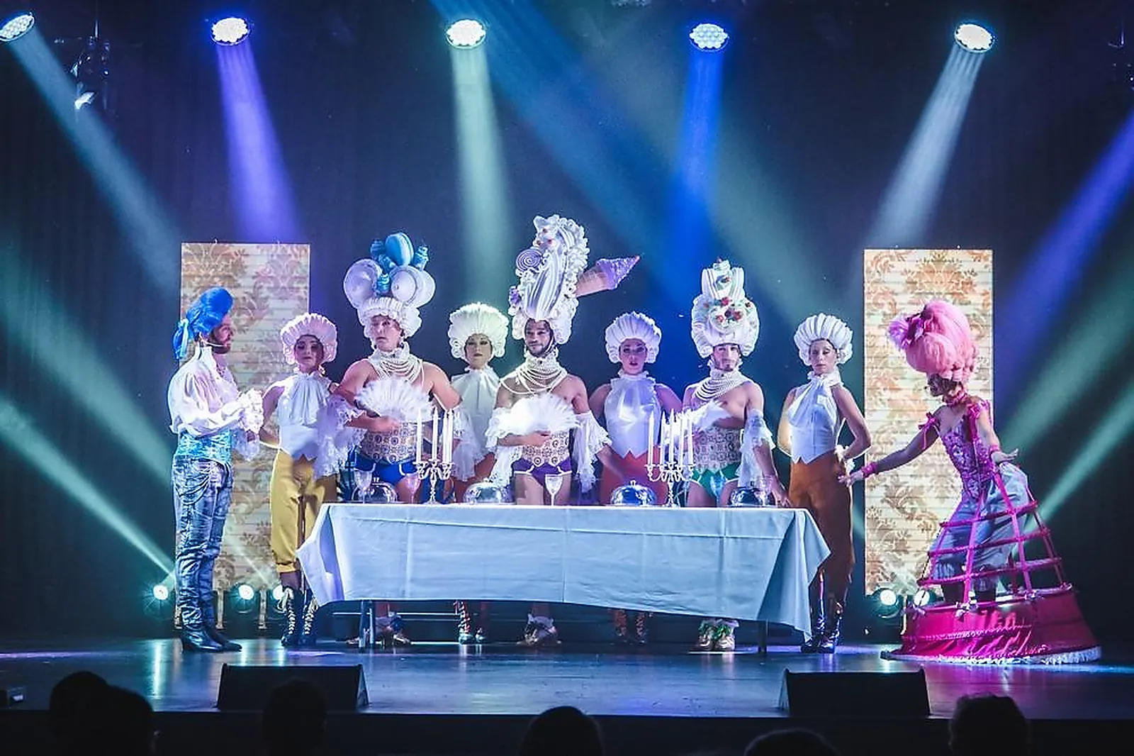 Lieux événementiels, CABARET MOUSTACHE