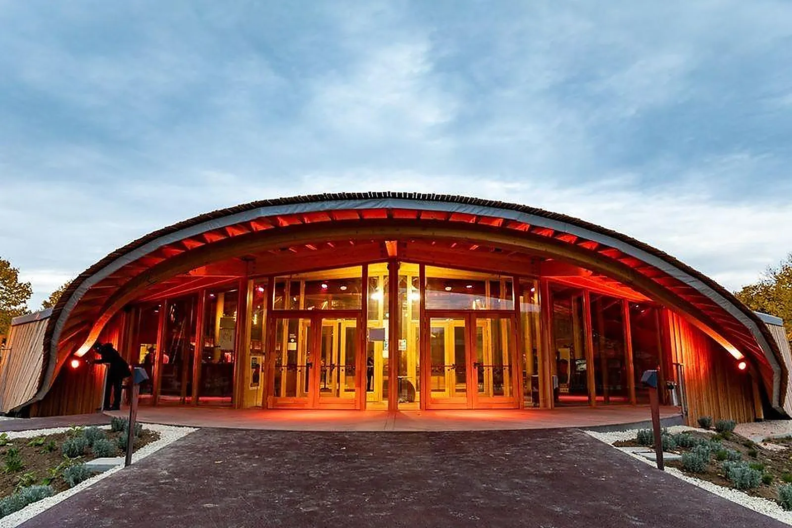 Lieux événementiels, CABARET SAUVAGE