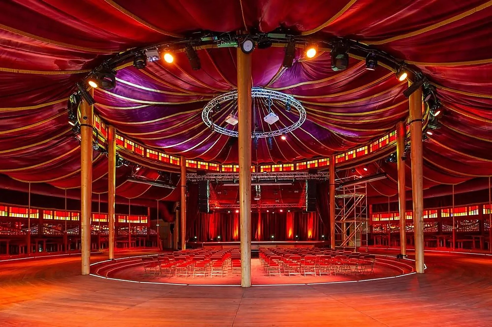 Lieux événementiels, CABARET SAUVAGE