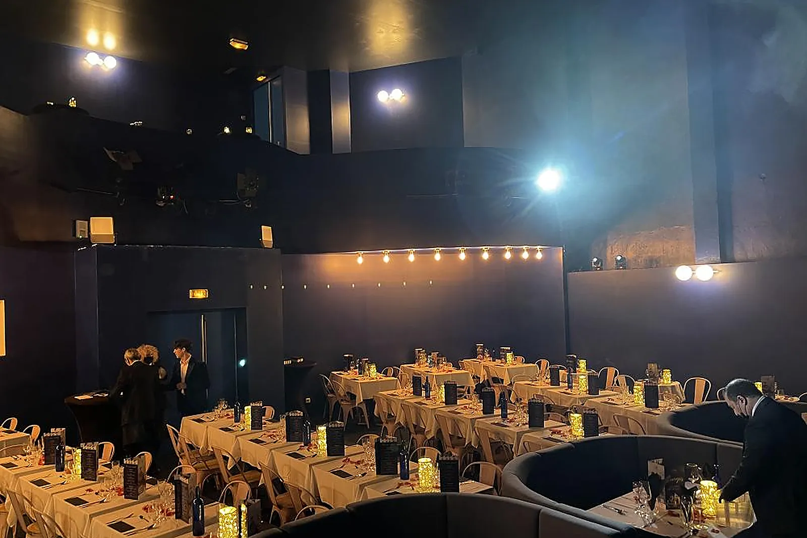 Lieux événementiels, CABARET-THÉÂTRE LL&RSQUO;ÉTOILE BLEUE