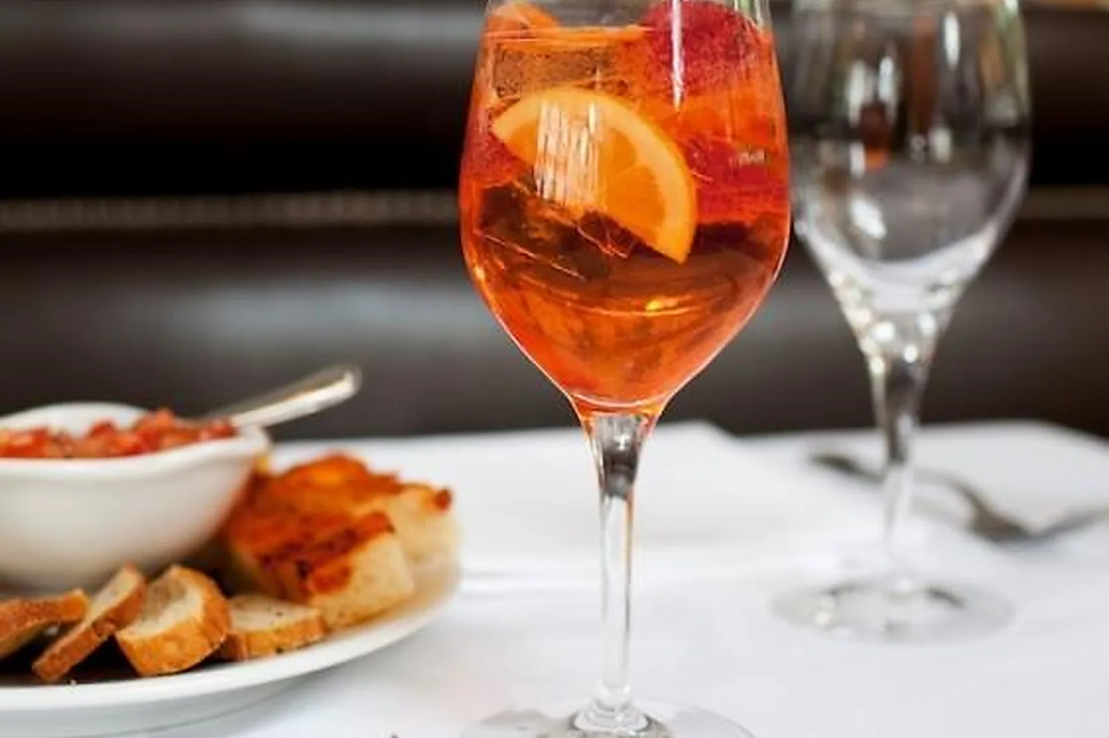 Lieux événementiels, CAFÉ DE LA JATTE