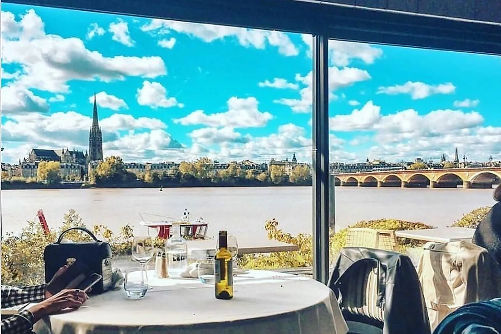 Lieux événementiels, CAFÉ DU PORT