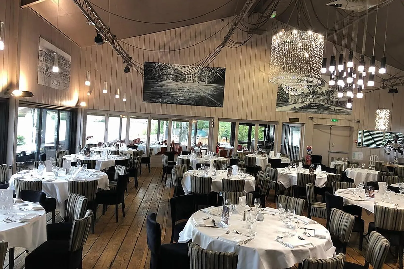 Lieux événementiels, CAFÉ DU PORT