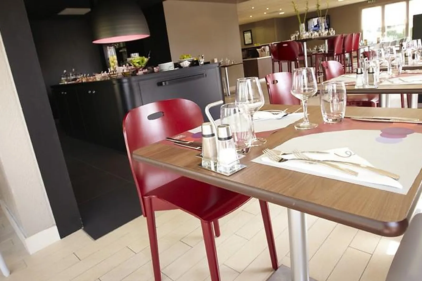 Lieux événementiels, CAMPANILE AGEN