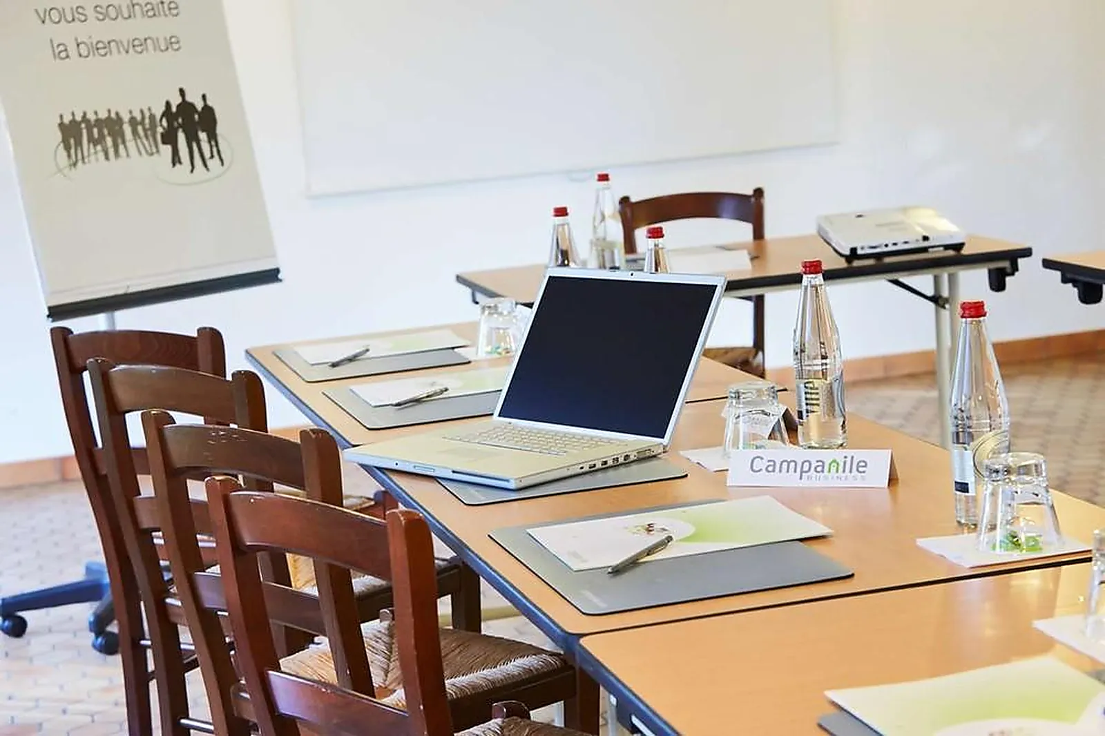 Lieux événementiels, CAMPANILE ALENÇON