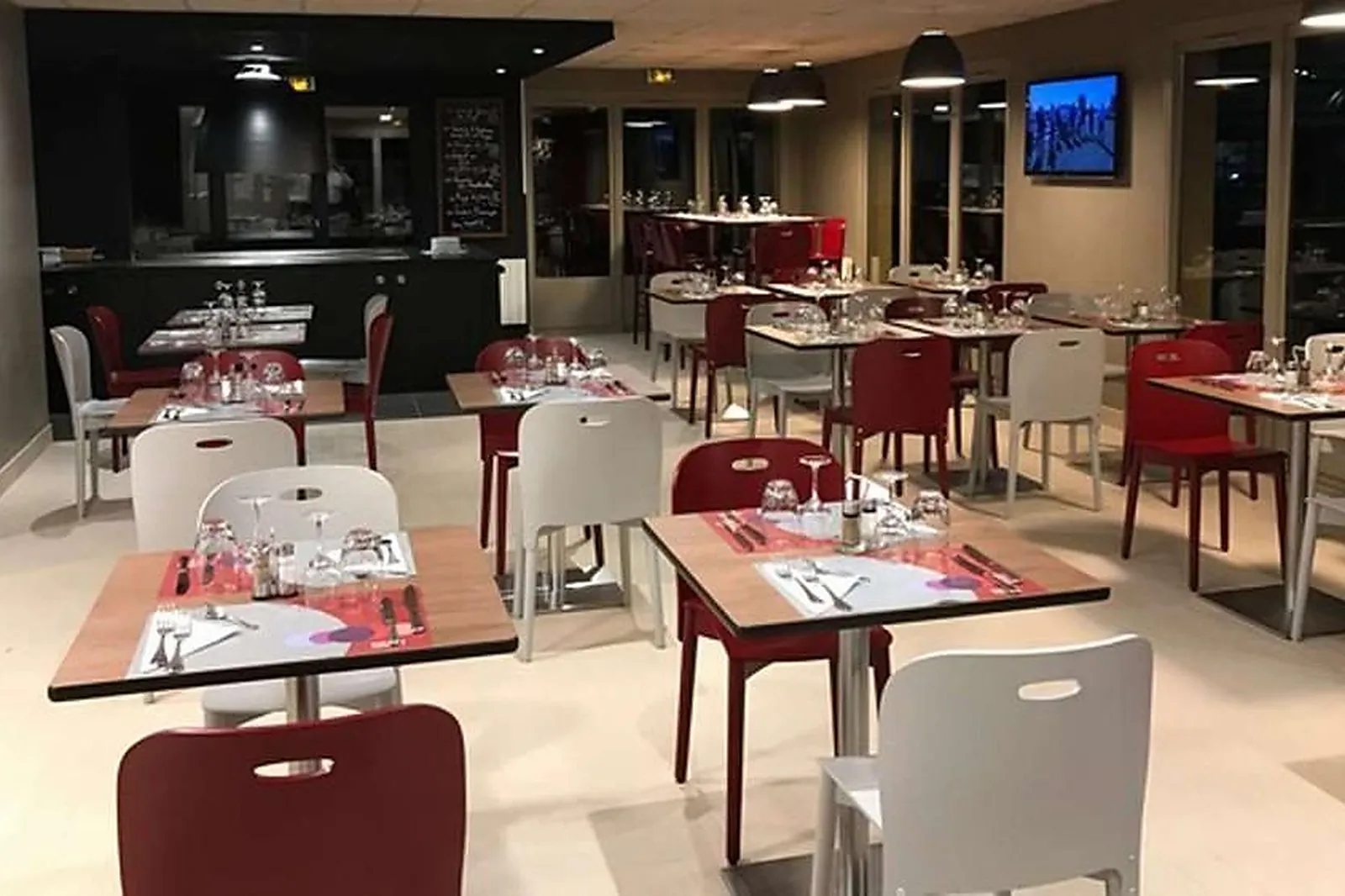 Lieux événementiels, CAMPANILE AMIENS - GLISY