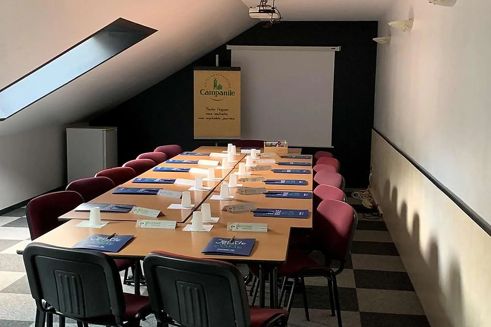 Lieux événementiels, CAMPANILE AMIENS - GLISY