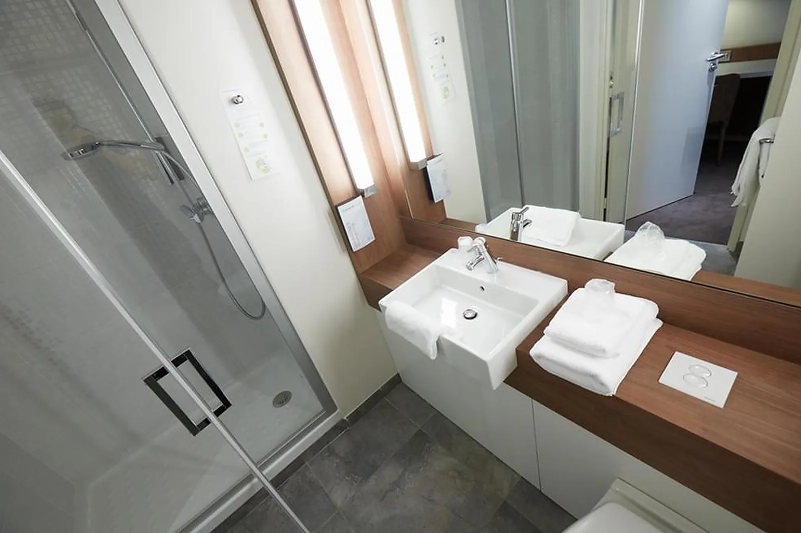 Lieux événementiels, CAMPANILE ANNEMASSE CENTRE GARE