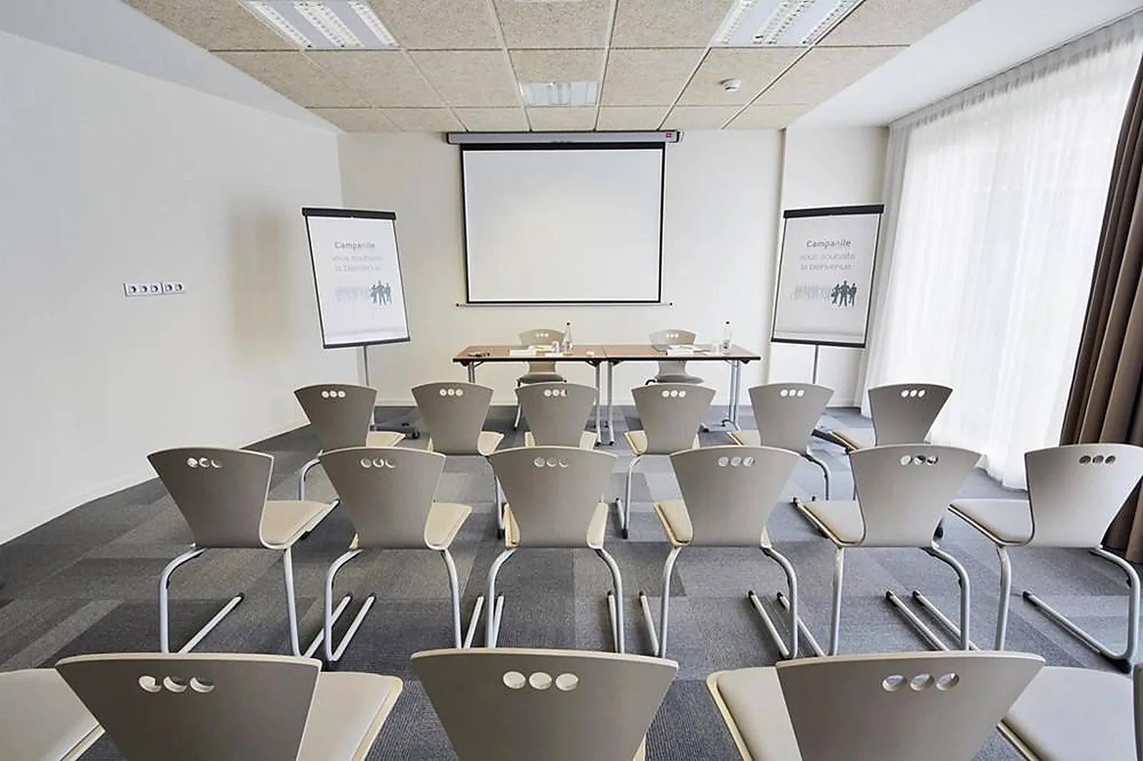 Lieux événementiels, CAMPANILE ANNEMASSE CENTRE GARE