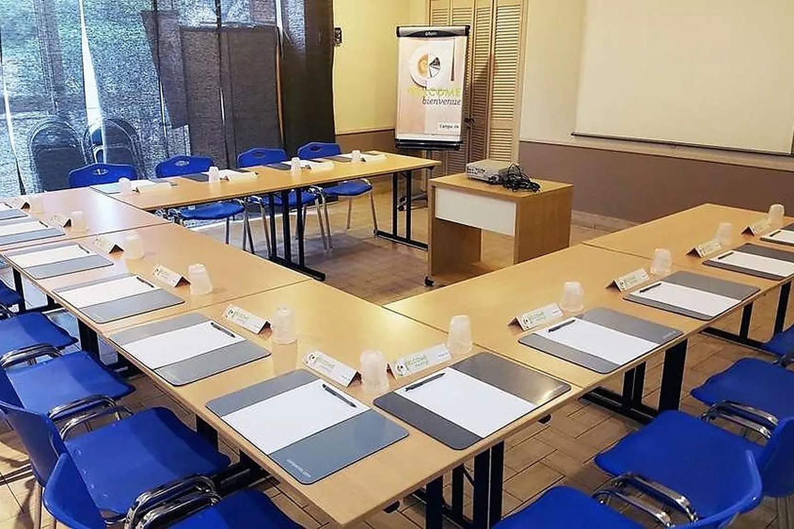 Lieux événementiels, CAMPANILE ANTIBES - JUAN LES PINS