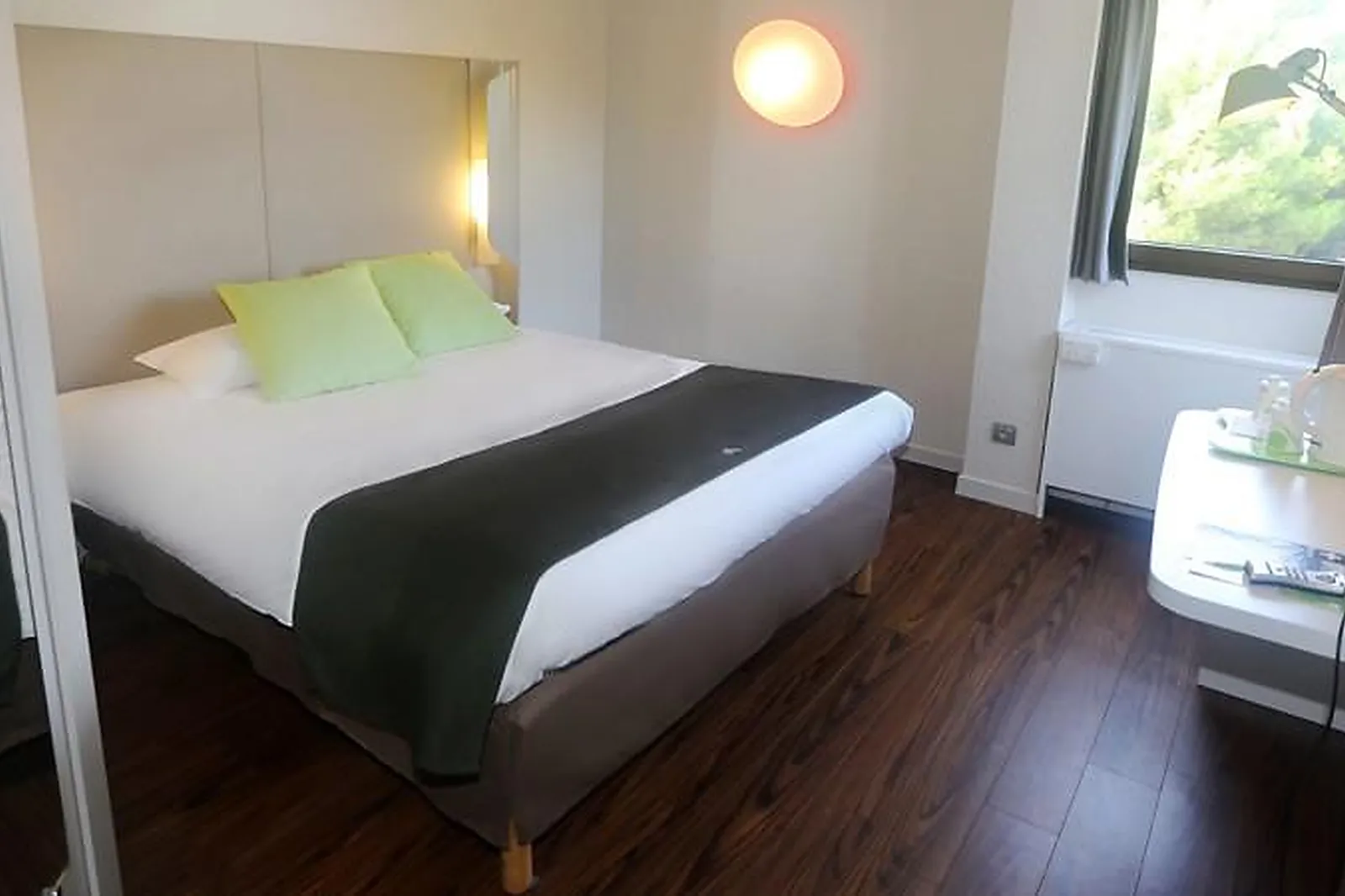 Lieux événementiels, CAMPANILE ANTIBES - JUAN LES PINS