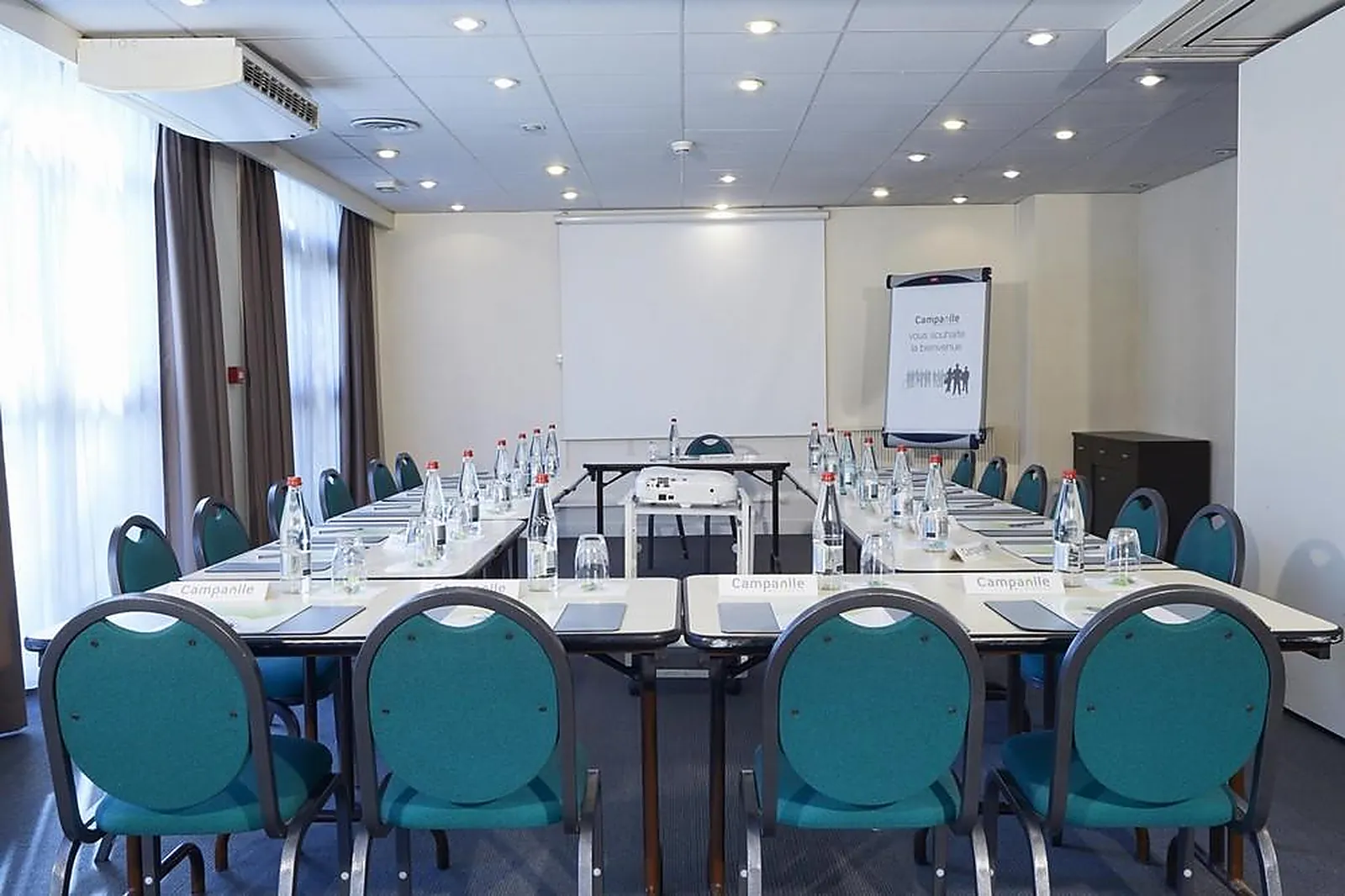 Lieux événementiels, CAMPANILE ARGENTEUIL