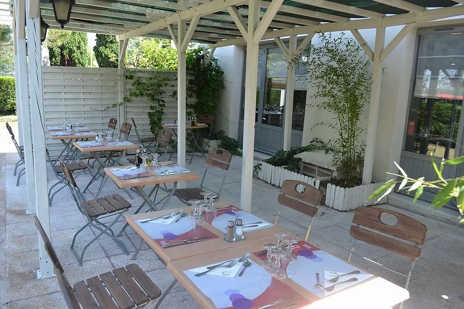 Lieux événementiels, CAMPANILE ARLES