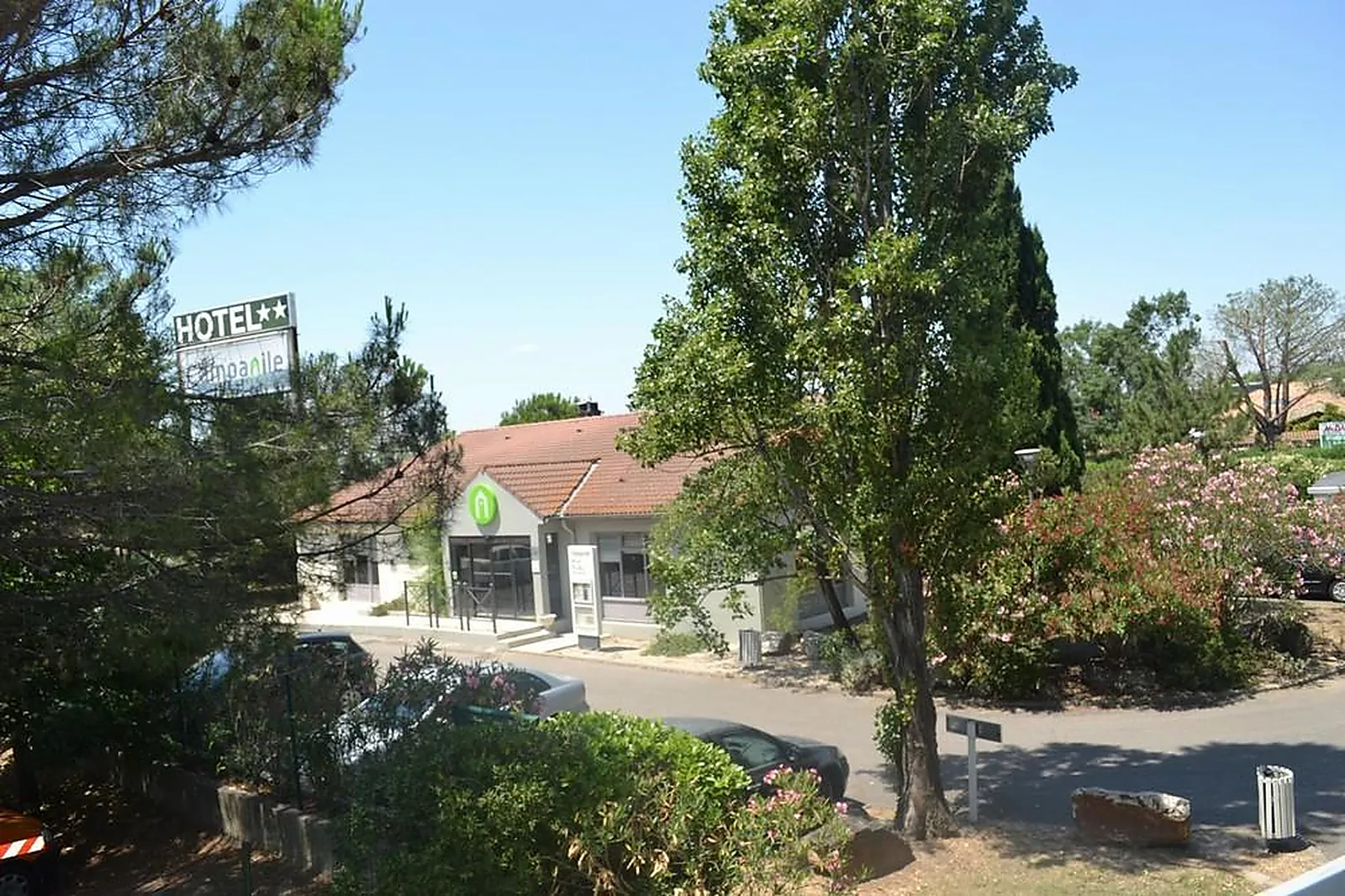Lieux événementiels, CAMPANILE ARLES