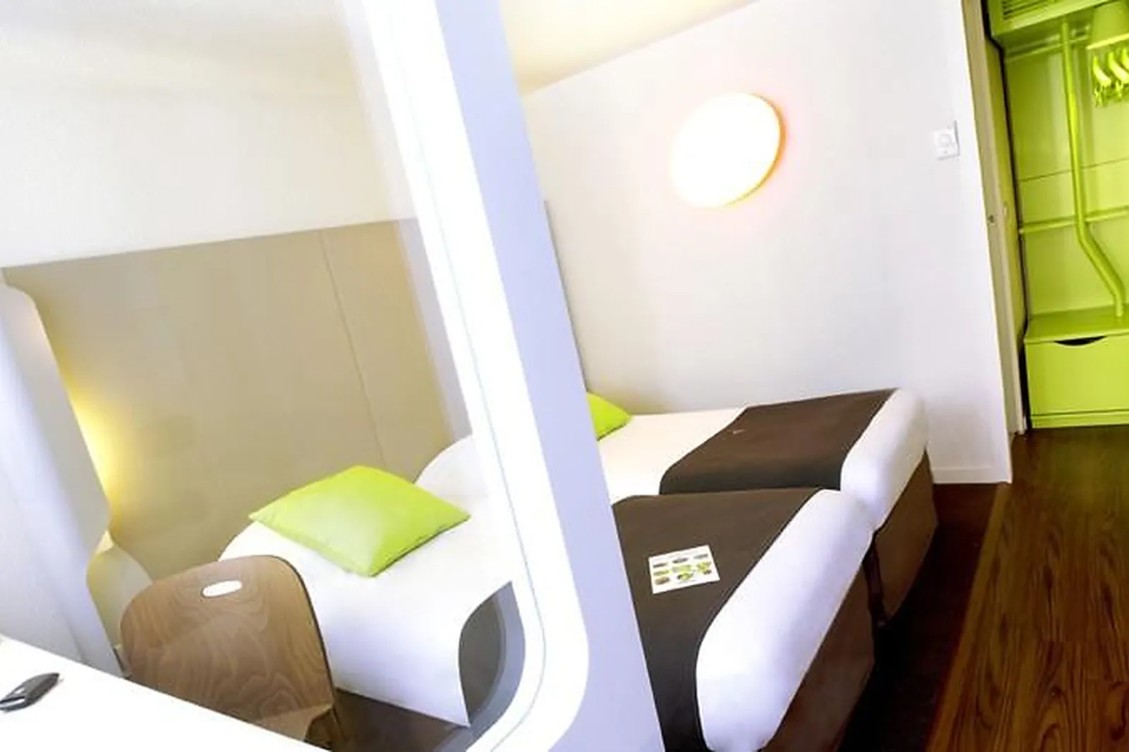 Lieux événementiels, CAMPANILE AUCH