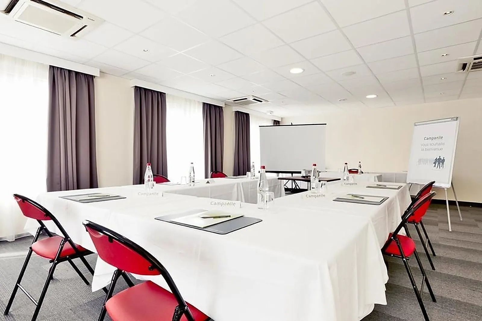 Lieux événementiels, CAMPANILE AUXERRE MONÉTEAU