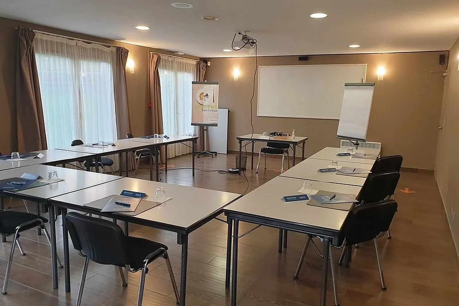 Lieux événementiels, CAMPANILE BAYEUX