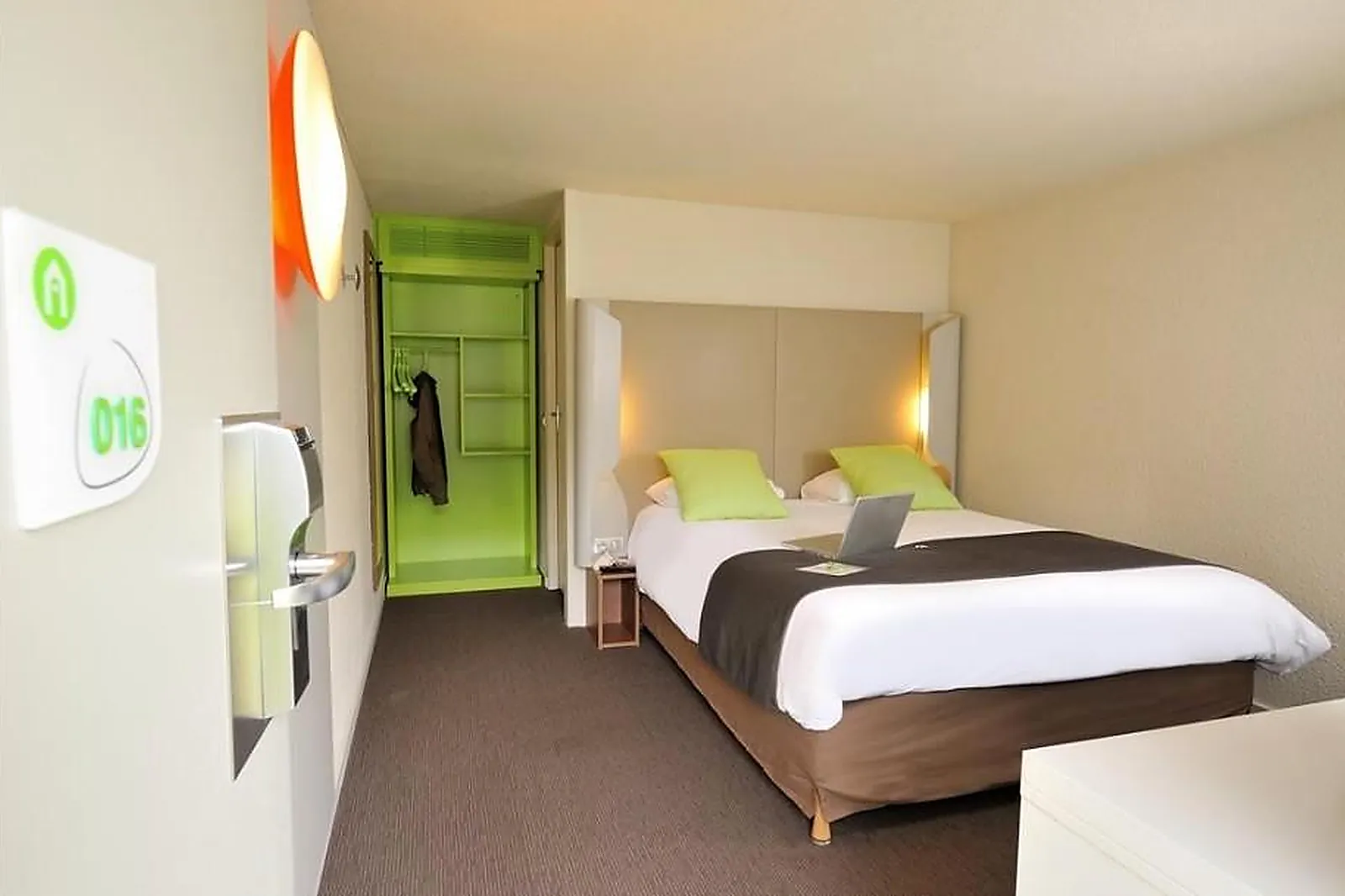 Lieux événementiels, CAMPANILE BEAUVAIS