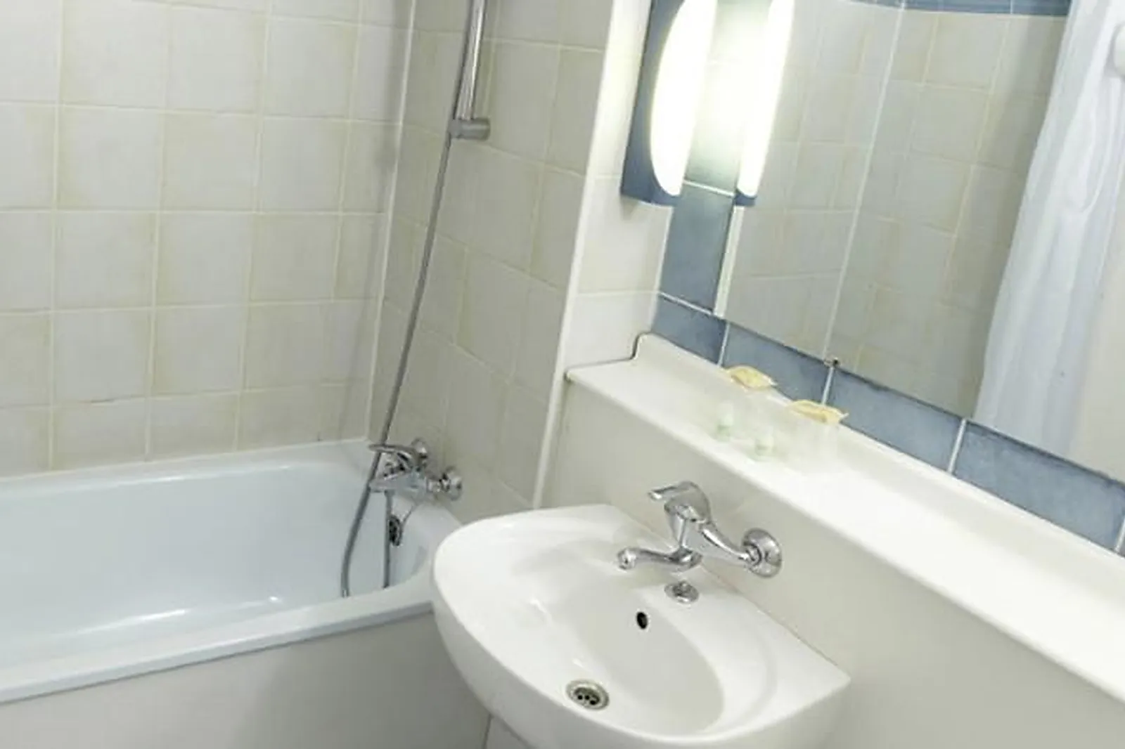 Lieux événementiels, CAMPANILE BESANÇON NORD