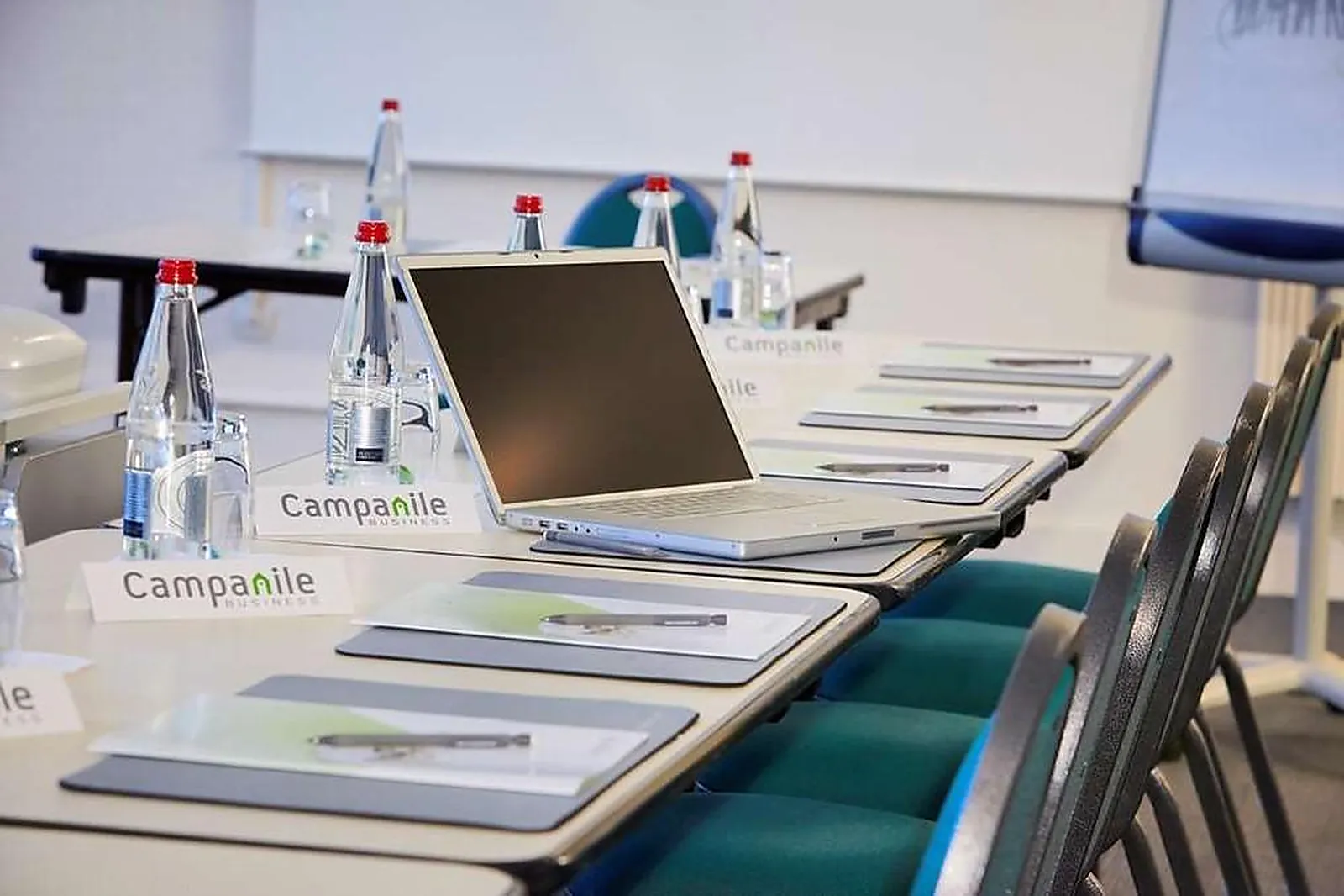Lieux événementiels, CAMPANILE BESANÇON OUEST - CHÂTEAUFARINE