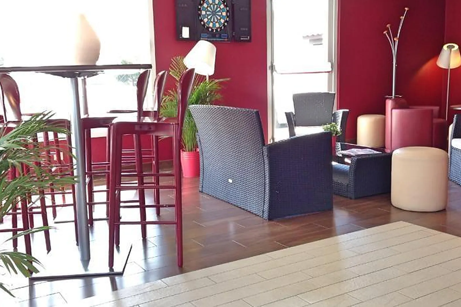 Lieux événementiels, CAMPANILE BOLLENE