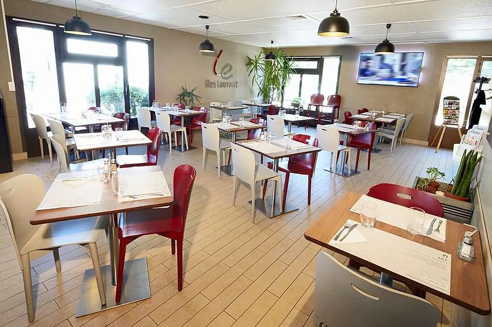 Lieux événementiels, CAMPANILE BORDEAUX EST - ARTIGUES