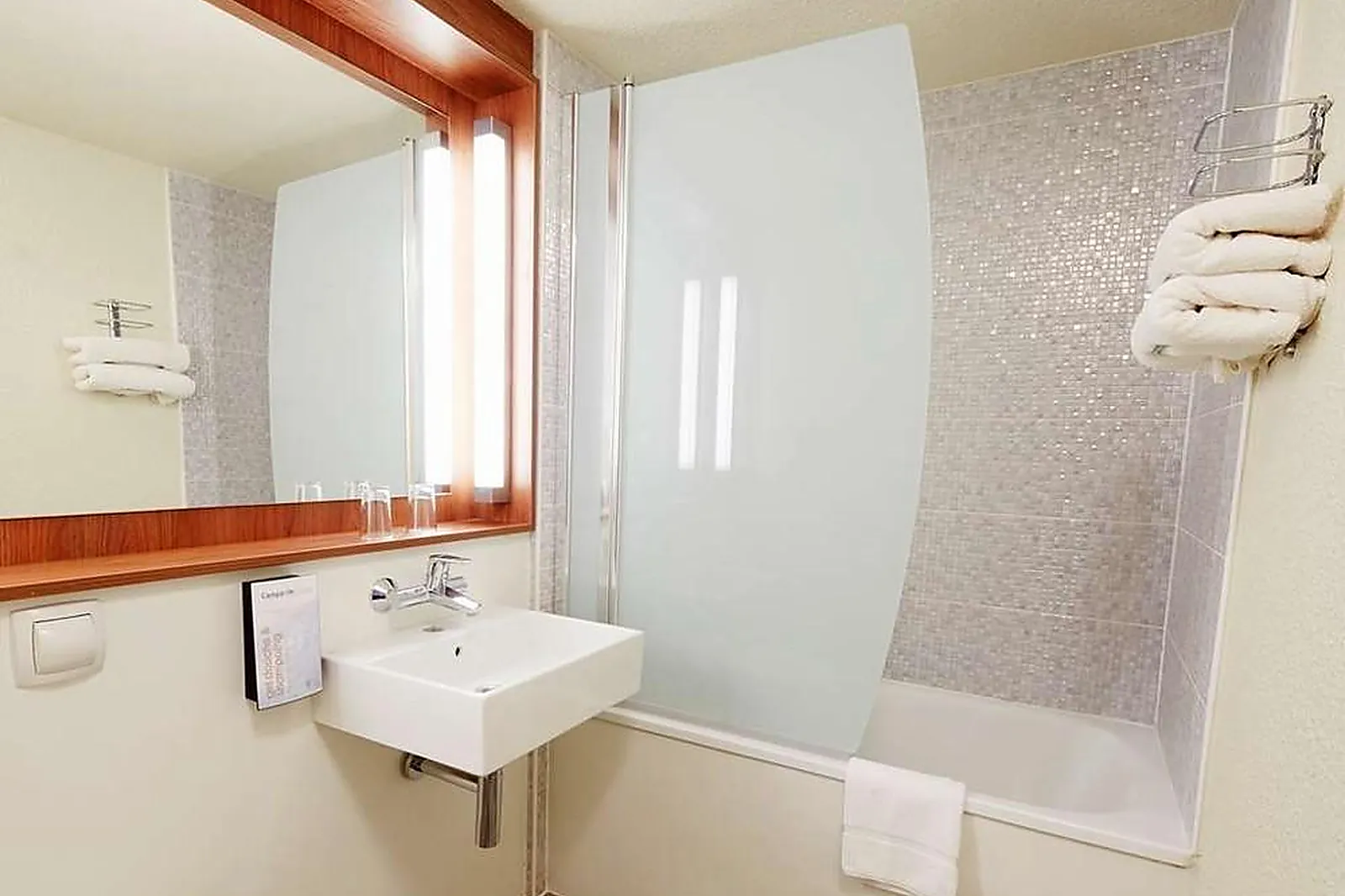 Lieux événementiels, CAMPANILE BORDEAUX EST - ARTIGUES