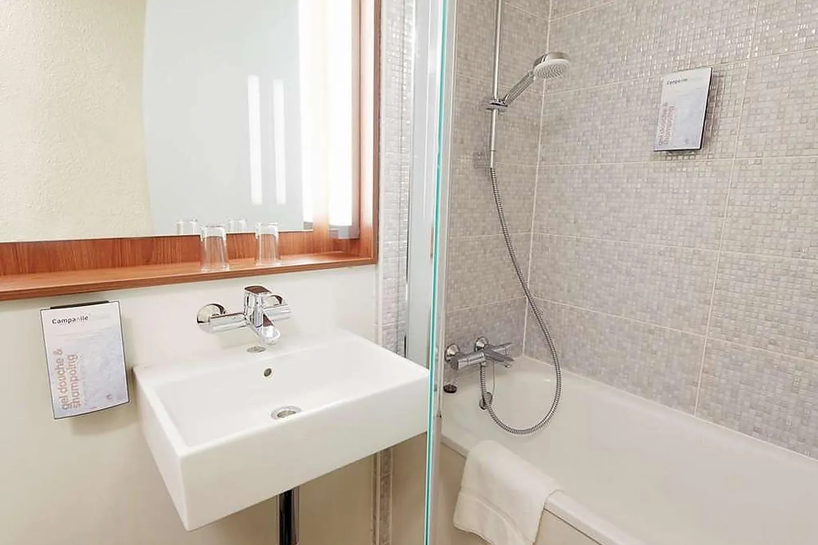 Lieux événementiels, CAMPANILE BORDEAUX EST - ARTIGUES