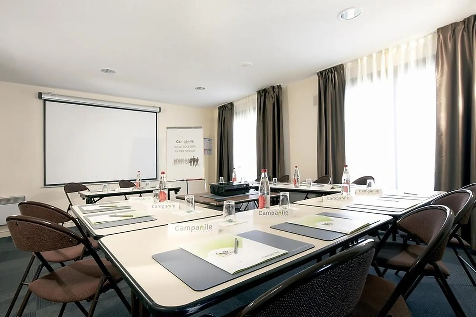 Lieux événementiels, CAMPANILE BREST GOUESNOU