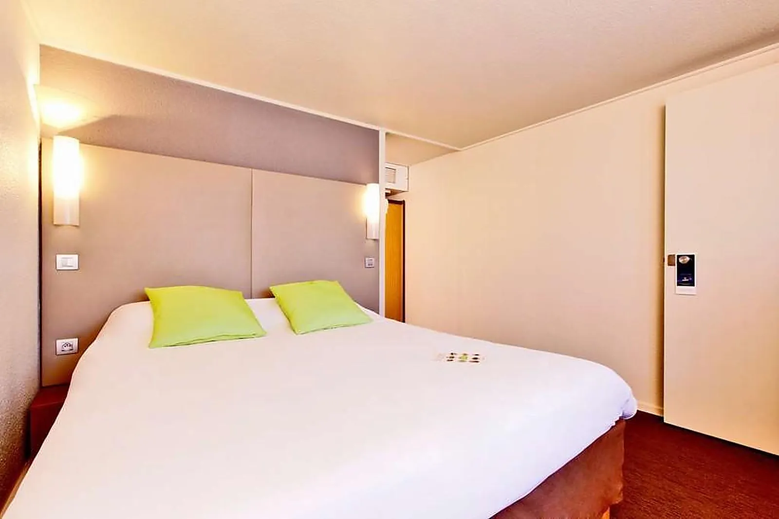 Lieux événementiels, CAMPANILE BREST GOUESNOU