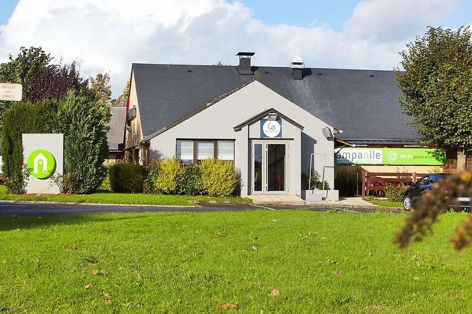 Lieux événementiels, CAMPANILE CAEN-HÉROUVILLE